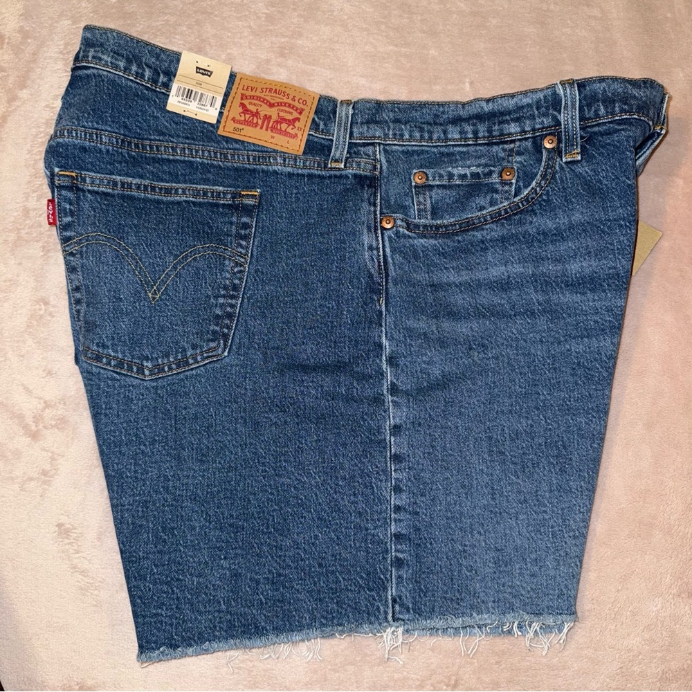 501 Levi’s fray  super high rise shorts size 16W - Picture 6 of 14